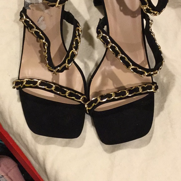 Black heels - Picture 2 of 5